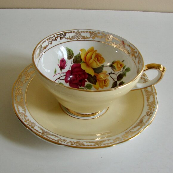 Vintage Bone China Teacup and Saucer Yellow Red Roses Floral Gold Gilt Scalloped - Picture 1 of 7